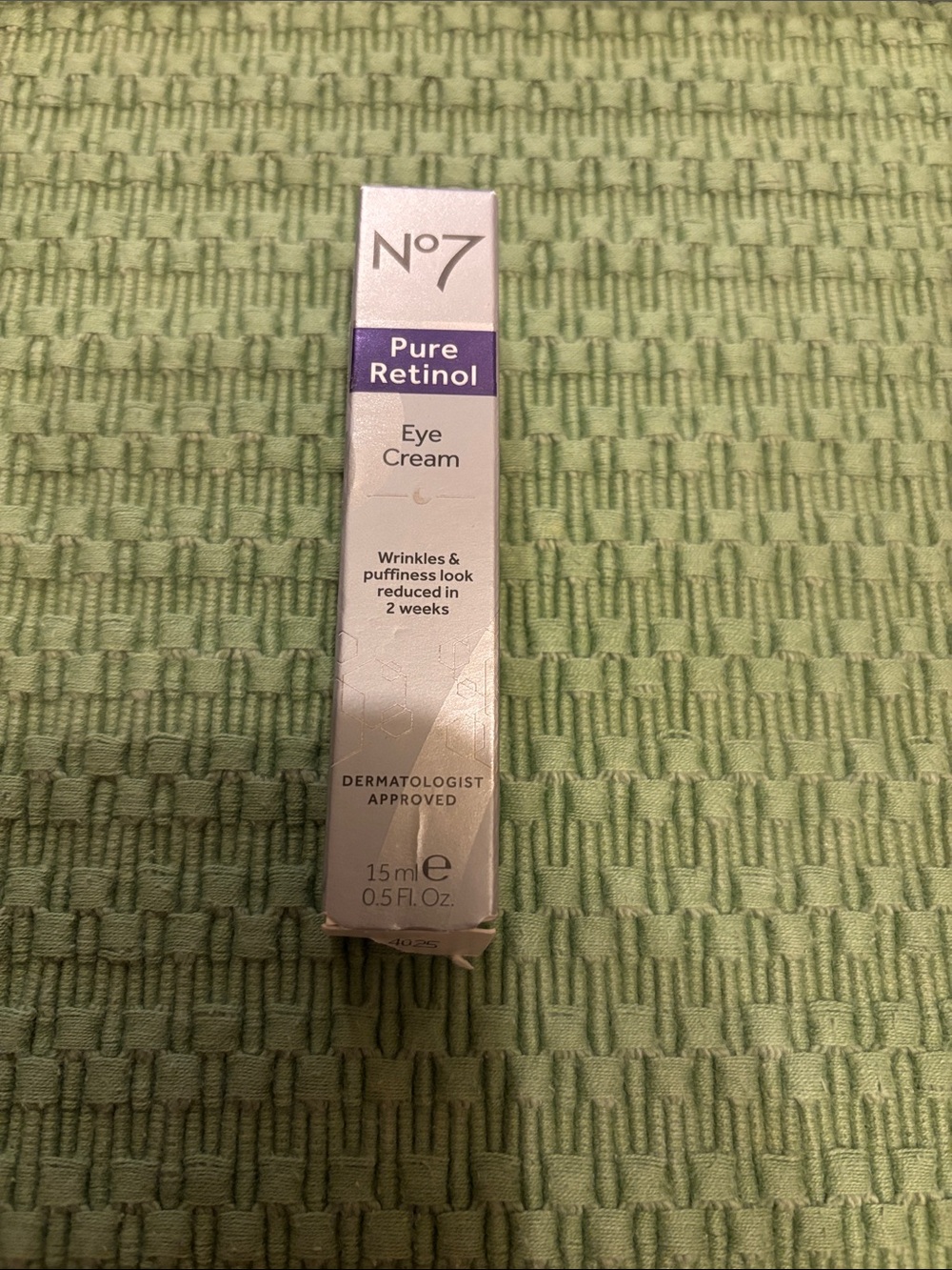 No7 Pure Retinol Eye Cream - Silver and Purple